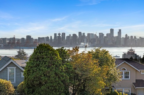 340 Keith Road E, North Vancouver, BC 