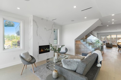 340 Keith Road E, North Vancouver, BC 