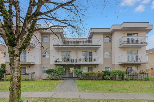 303-458 44th Avenue E Vancouver, BC V5W 1W3