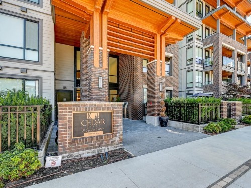 103-7599 15Th Street, Burnaby, BC 