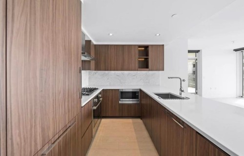 3807-4720 Lougheed Highway, Burnaby, BC 