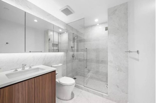 3807-4720 Lougheed Highway, Burnaby, BC 