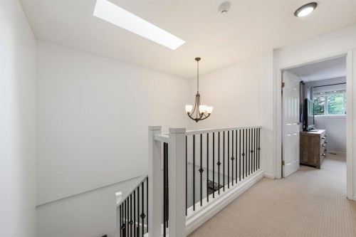 1659 Deep Cove Road, North Vancouver, BC 