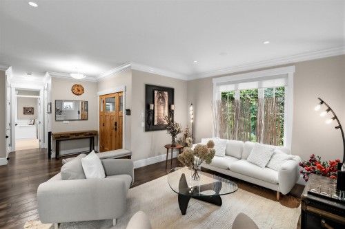 1376 Dyck Road, North Vancouver, BC 