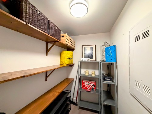 710-209 7Th Avenue E, Vancouver, BC - Indoor Photo Showing Other Room