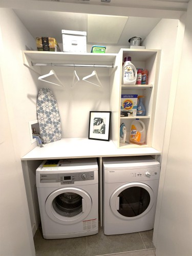 710-209 7Th Avenue E, Vancouver, BC - Indoor Photo Showing Laundry Room