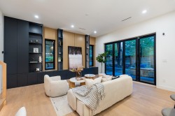 487 31st Avenue E Vancouver, BC V5V 4A8