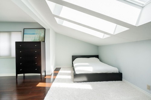 7460 Burnham Court, Burnaby, BC - Indoor Photo Showing Bedroom