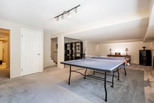 7460 Burnham Court, Burnaby, BC - Indoor Photo Showing Other Room