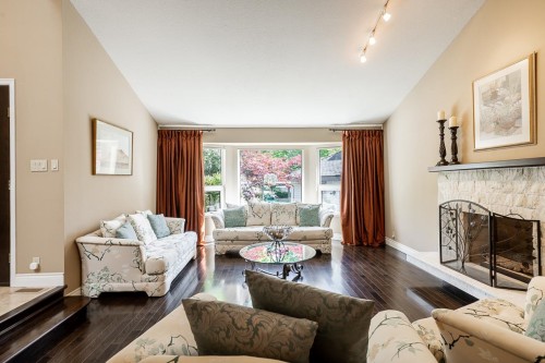 7460 Burnham Court, Burnaby, BC - Indoor Photo Showing Living Room With Fireplace