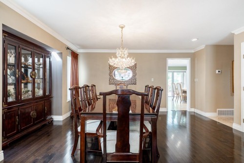 7460 Burnham Court, Burnaby, BC - Indoor Photo Showing Dining Room