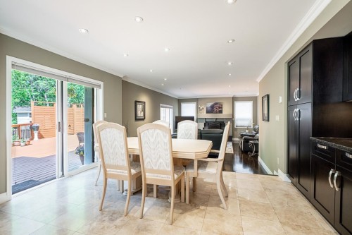 7460 Burnham Court, Burnaby, BC - Indoor Photo Showing Dining Room