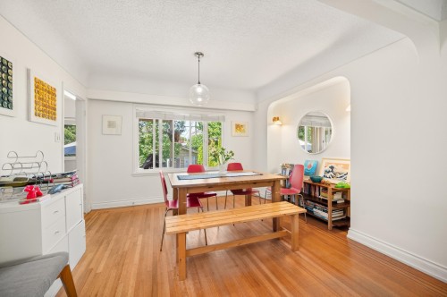 2323 23Rd Avenue W, Vancouver, BC 