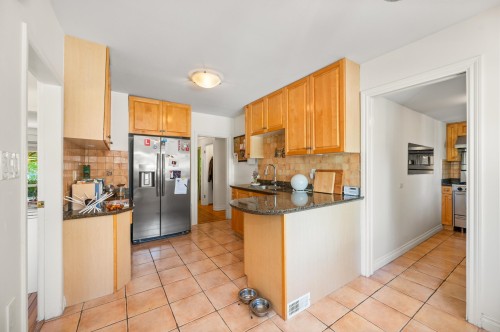 2323 23Rd Avenue W, Vancouver, BC 