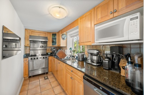 2323 23Rd Avenue W, Vancouver, BC 