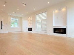 2026 32nd Avenue E Vancouver, BC V5N 3B8