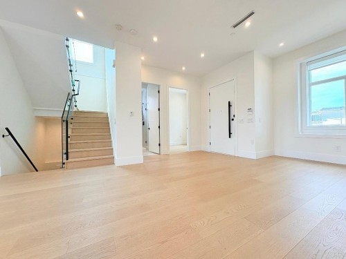 2026 32Nd Avenue E, Vancouver, BC 