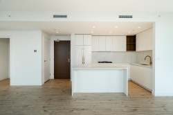 4007-720 Farrow Street  Coquitlam, BC V3J 0P3