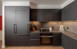 604-480 16th Avenue W Vancouver, BC V0V 0V0