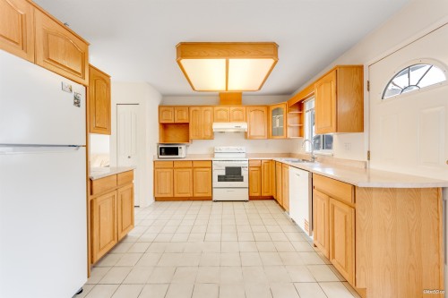 3315 El Casa Court, Coquitlam, BC 