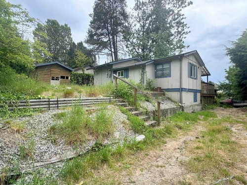 5701 Wharf Road  Sechelt, BC V0N 3A3