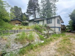 5701 Wharf Road Sechelt, BC V0N 3A3
