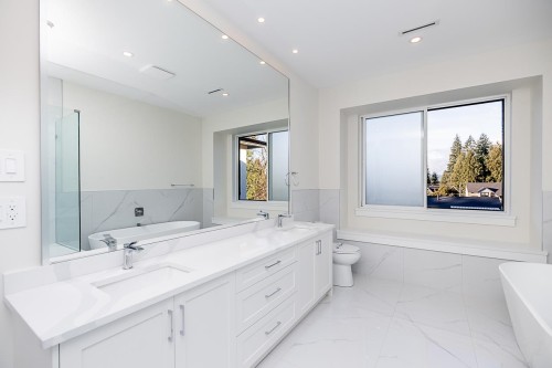897 Cottonwood Avenue, Coquitlam, BC 