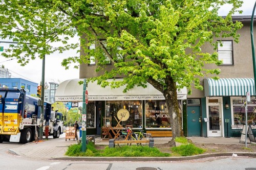 1304 7Th Avenue W, Vancouver, BC 