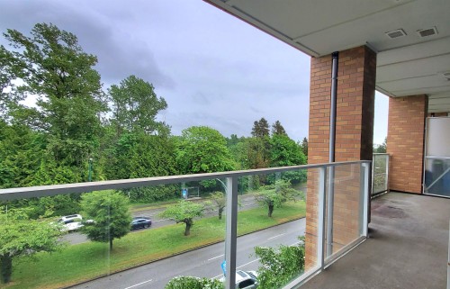 6933 Cambie Street, Vancouver, BC 