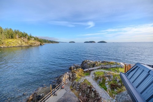 5482 Hill Road, Sechelt, BC 