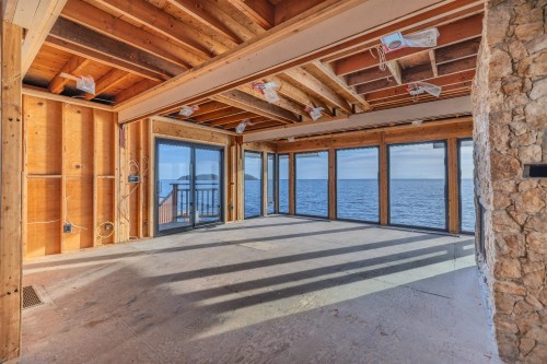 5482 Hill Road, Sechelt, BC 