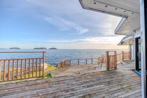 5482 Hill Road, Sechelt, BC 