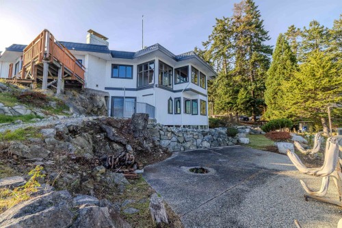 5482 Hill Road, Sechelt, BC 