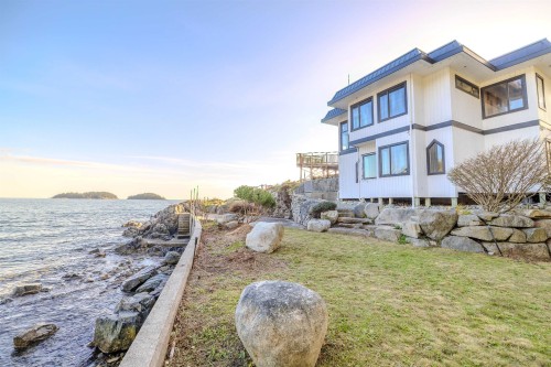 5482 Hill Road, Sechelt, BC 