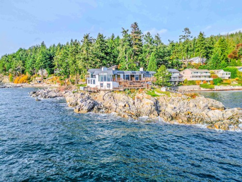 5482 Hill Road, Sechelt, BC 