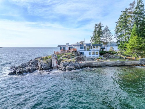 5482 Hill Road, Sechelt, BC 