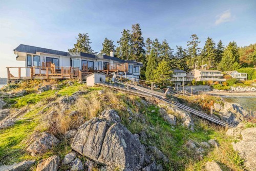 5482 Hill Road, Sechelt, BC 