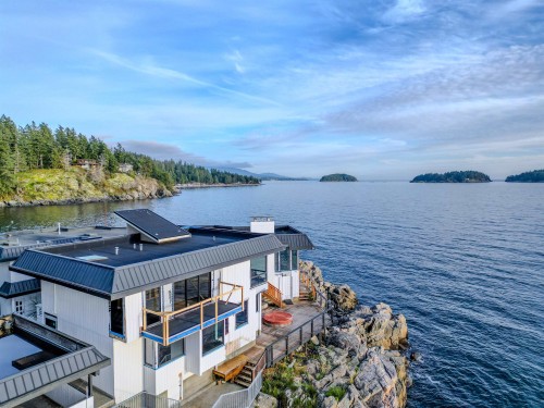 5482 Hill Road, Sechelt, BC 