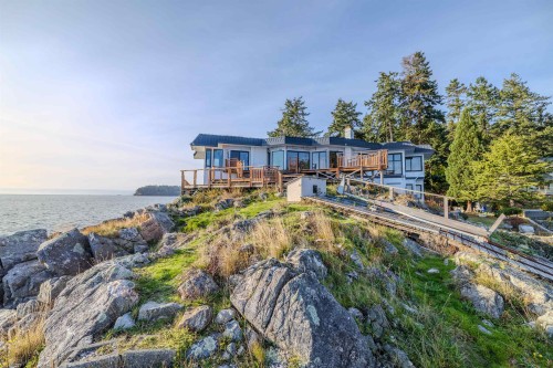 5482 Hill Road, Sechelt, BC 