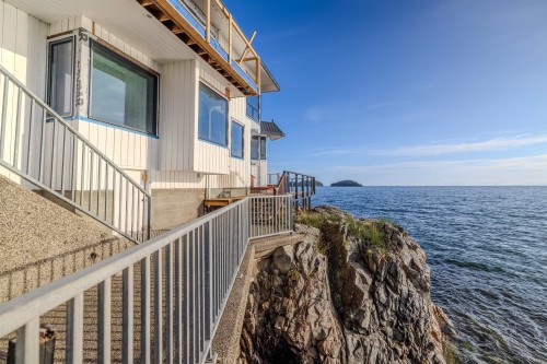 5482 Hill Road, Sechelt, BC 