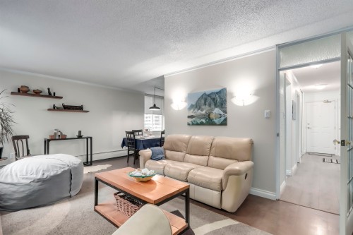 303-2004 Fullerton Avenue, North Vancouver, BC 