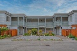 121-5780 Trail Avenue  Sechelt, BC V7Z 0K5