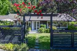 3420 Rockview Place West Vancouver, BC V7V 3H3