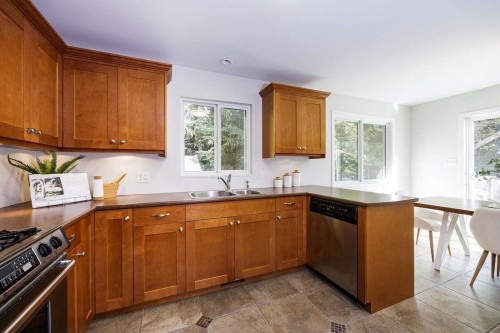 2100 Whitman Avenue, North Vancouver, BC 
