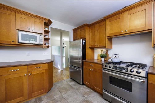 2100 Whitman Avenue, North Vancouver, BC 