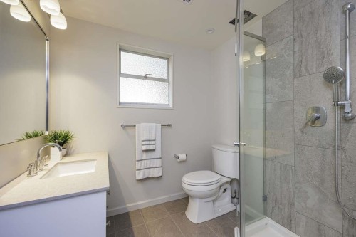 2100 Whitman Avenue, North Vancouver, BC 