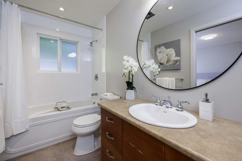 2100 Whitman Avenue, North Vancouver, BC 