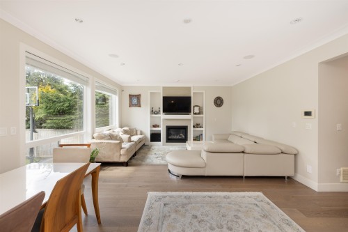 481 Windsor Road W, North Vancouver, BC 