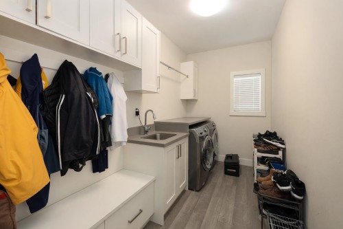 481 Windsor Road W, North Vancouver, BC 