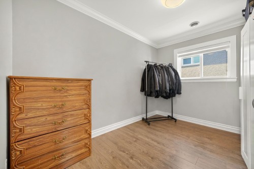 3034 Kings Avenue, Vancouver, BC 